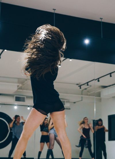 dancer-tossing-hair.jpg